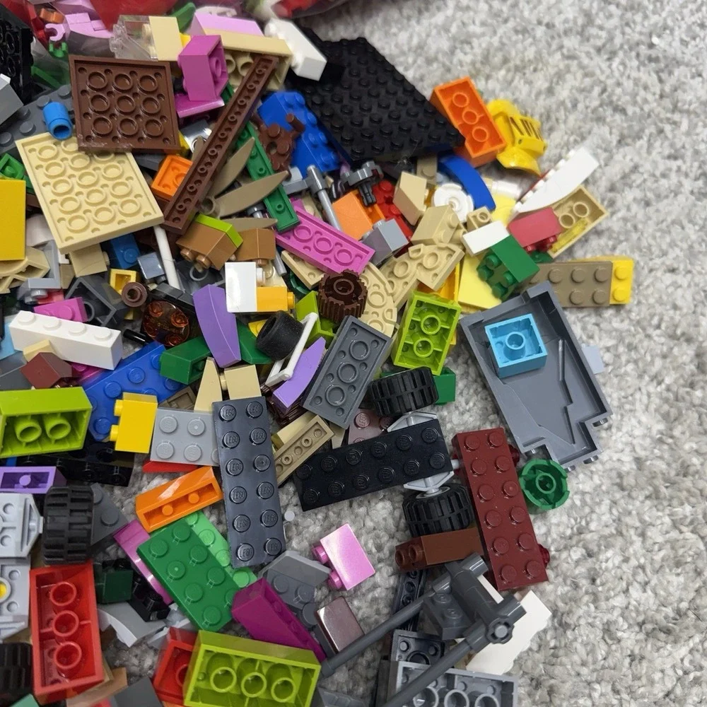 Lego bulk lot 5lbs + mixed huge lot loose bricks minifigures flowers